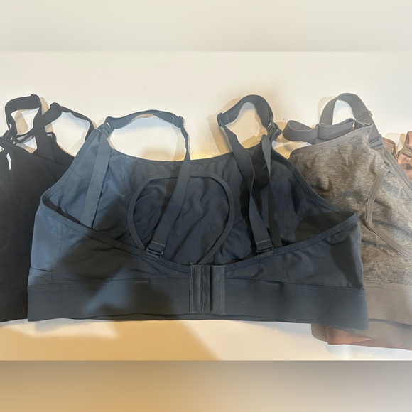 MomCozy Pumping and Nursing Bras in Assorted Colors - Picture 7 of 9